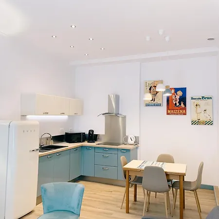 Au Coeur Du Vieil * Антиб